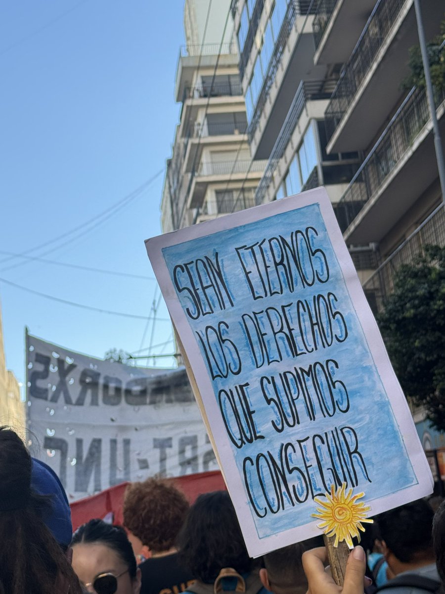 jr_cba's tweet image. Creíamos que había derechos que ya no se tocaban. Marchamos porque nos mostraron que sí querían tocarlos. En #Córdoba no nos van a hacer esconder. 
#1F