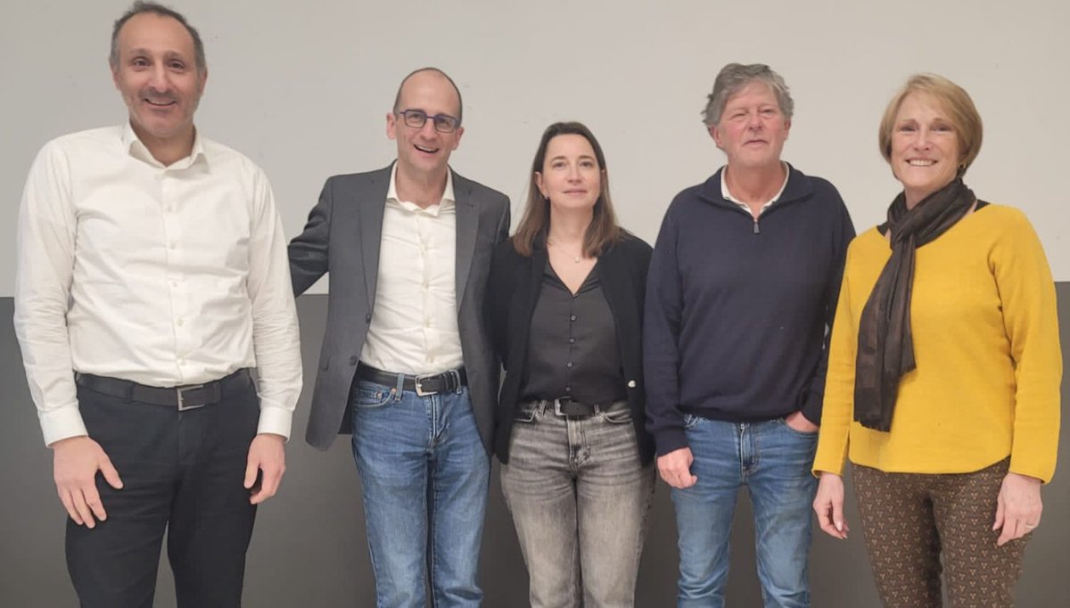 🌐 La #Politique et la #démocratie, c'est placer la personne au centre de notre action, c'est apprendre de l'autre pour bâtir un avenir commun

✒️ Avec Bruno Aubry, journaliste, à Bouc Bel Air

🤝 Merci aux 35 participants de toutes sensibilités politiques