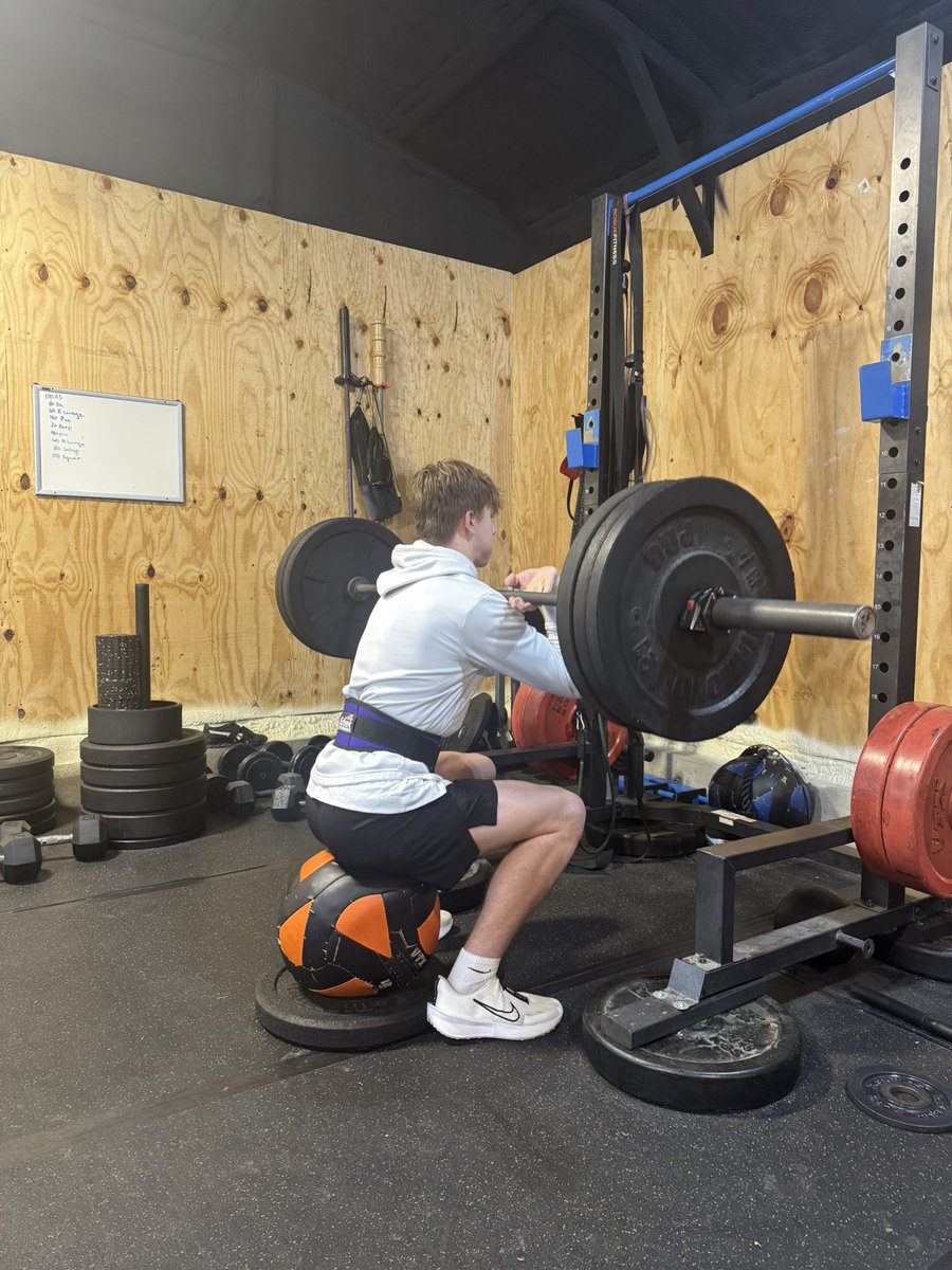 FarkasBrandi's tweet photo. Saturdays are 4 killer leg days, mobility, &amp; mocking moms challenge 😂 Ryan puts in so much work! Keep him lifted up in 🙏 as he continues to work on his goals! It’s not easy 2 put in work outside of regular practices but he is committed to it and I 💙seeing his determination! 💪 https://t.co/5piSL20USj