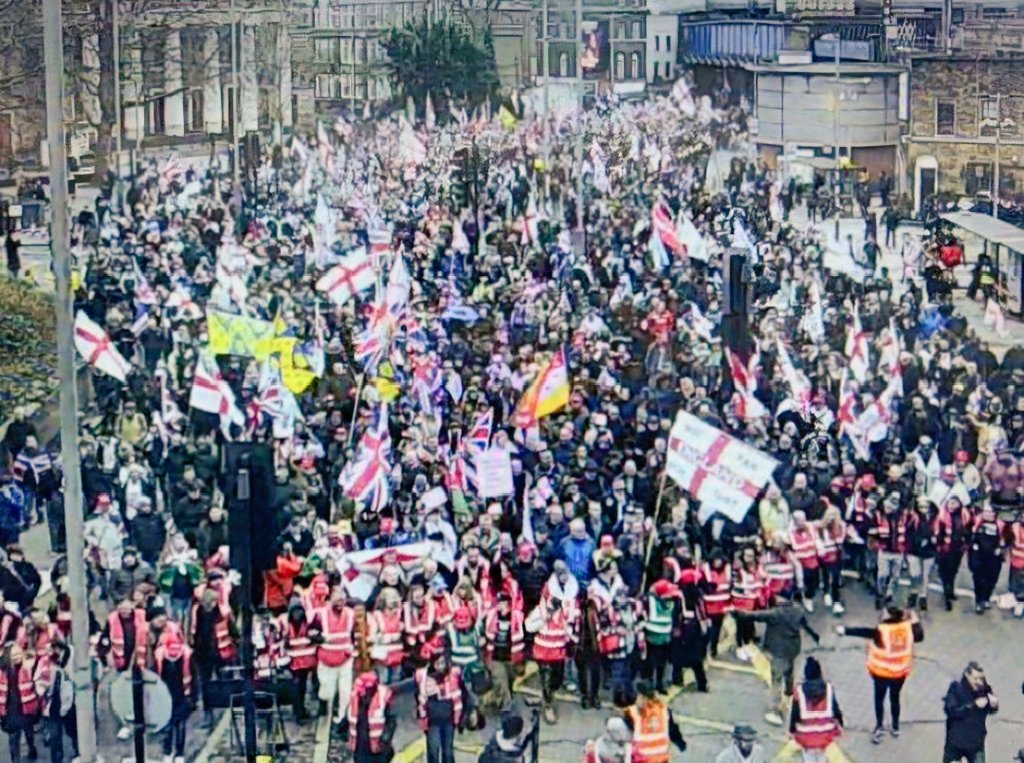 GSGB01's tweet photo. This is how London should look.

Bet this makes you sick @MayorofLondon 

Not a single Palestine flag in sight. https://t.co/R17W7bxgPh