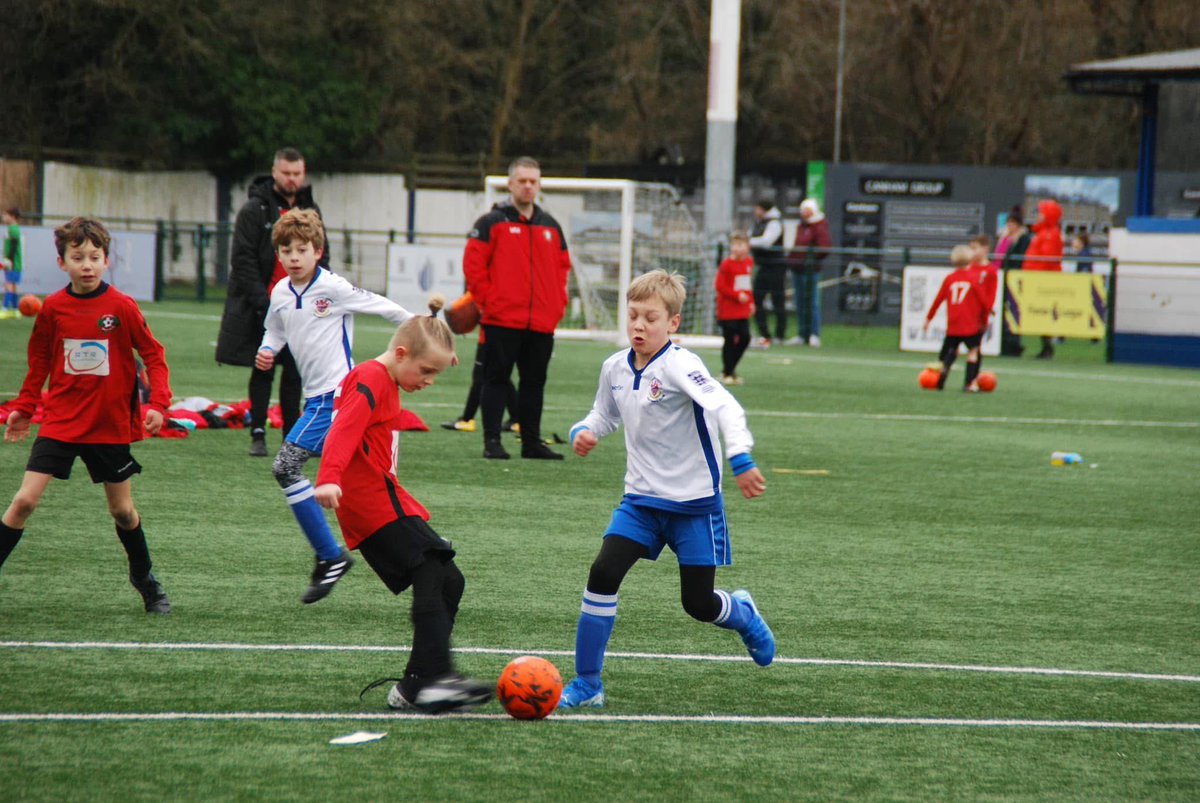 Excellent performance from our U10 Jedi and Knights today against Langton! ⚽️ Well done everyone!👏

#grassrootsfootball #tonbridge #teamwork