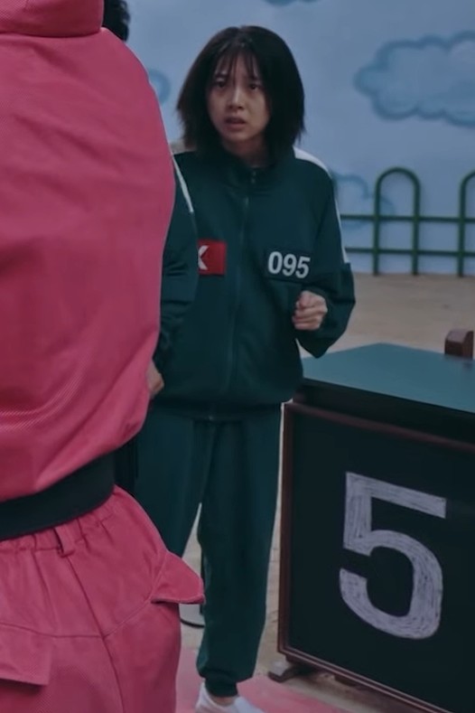 3 apples tall