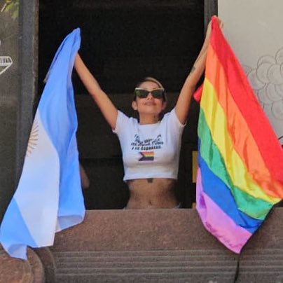 Maria Becerra hoy en la #MarchadelOrgullo 🏳️‍🌈🇦🇷