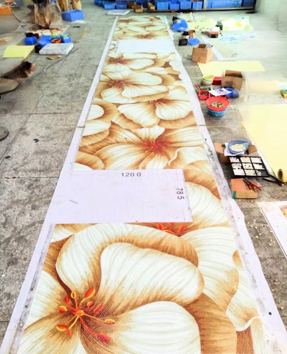 MosaicsLab's tweet photo. And that's a wrap, a gorgeous one! Every single piece was carefully placed by hand, breathing life into every petal and leaf. The result? A beautiful mix of warm colors, rich textures, and artistic flair that transforms any space into something extraordinary.#custom #Mosaic #art https://t.co/8zhLoQKKTM