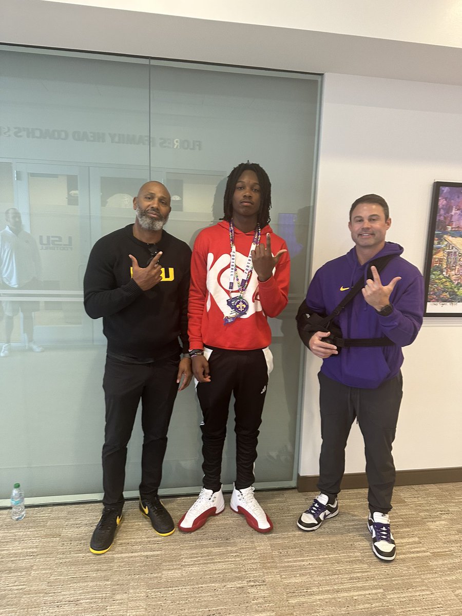 dezyrian's tweet image. #AGTG After a great conversation with @CoachBlakeBaker &amp;amp; @CoachCRaymond I am blessed to receive an offer from @LSUfootball #GeauxTigers 

@aburnette318 @IAmTaeTrent @football_fphs @RecruitLouisian @samspiegs @BillyEmbody @On3Recruits @Rivals