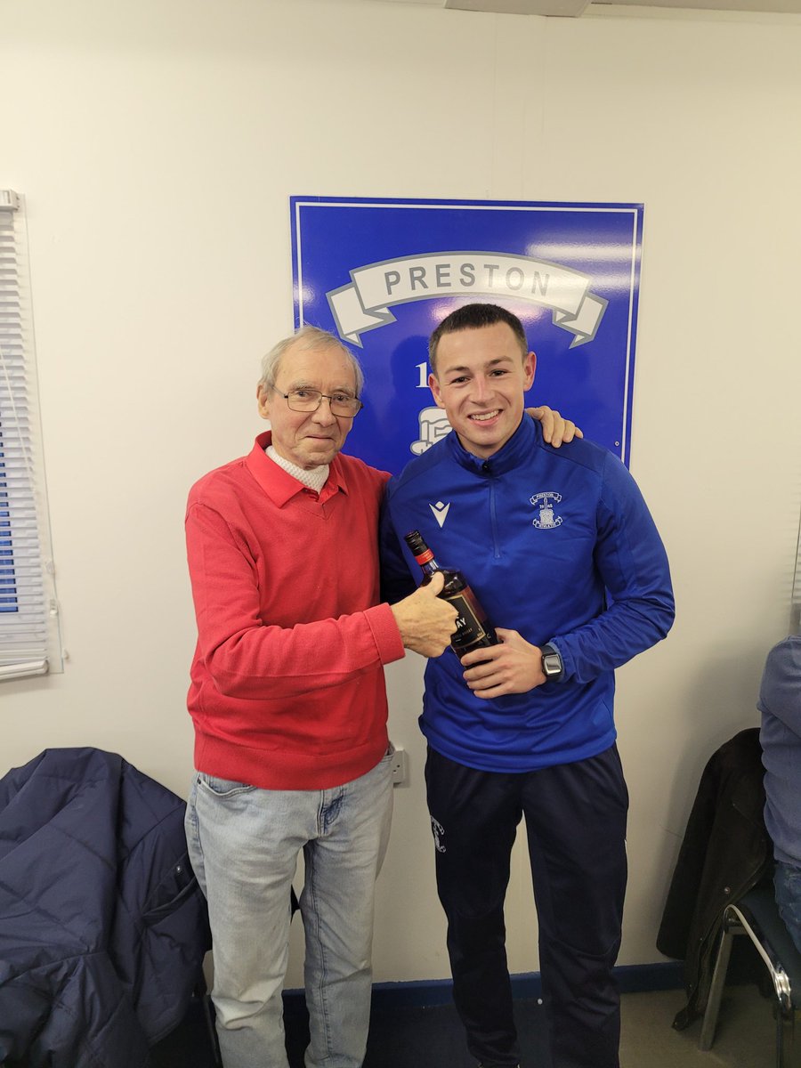 Todays Man of the match

Shaun Miller

Shaun ran his socks off today, breaking up play all over the park

Many thanks to Jimmy for sponsoring the game