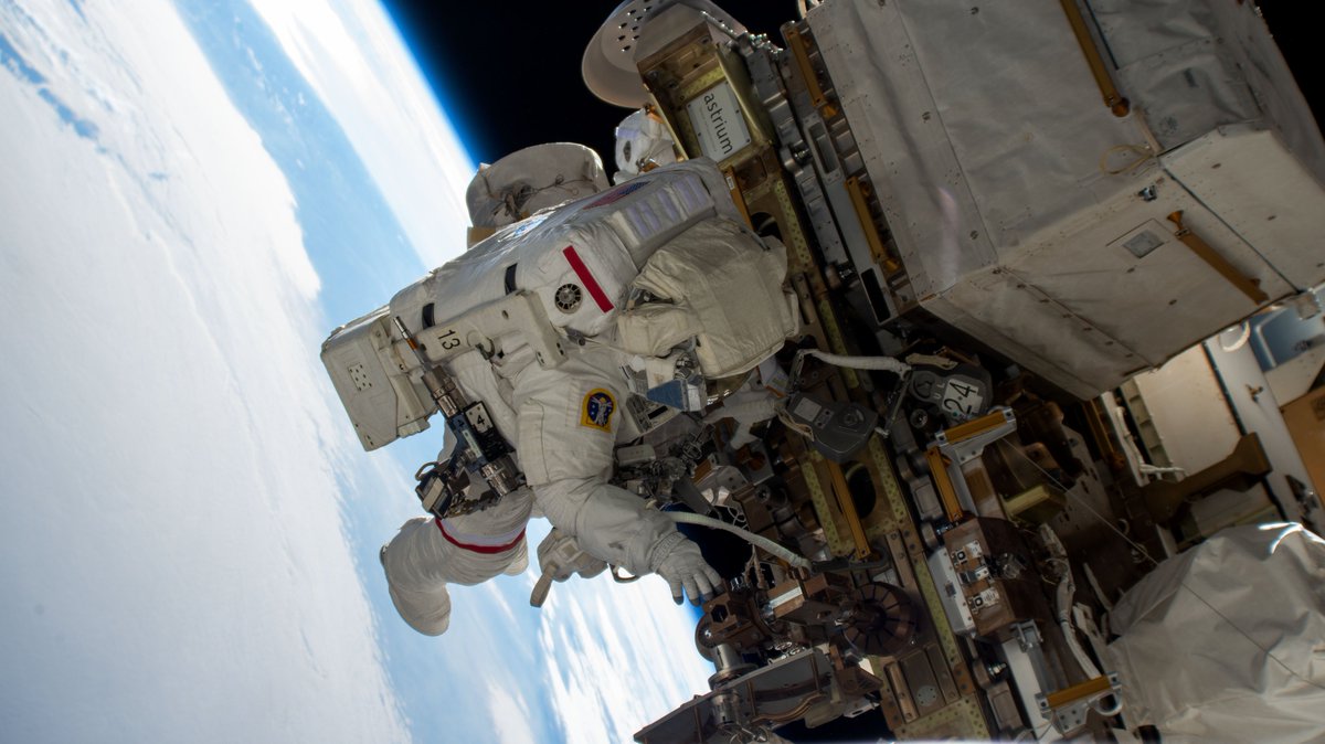 Astronaut Suni Williams rode the Canadarm2 robotic arm while orbiting above the Earth during a five hour, 26-minute spacewalk on Jan. 30, 2025. Williams now has 62 hours, 6 minutes of total spacewalk time, fourth on <a href="/NASA/">NASA</a>'s  all-time list. More pix... flic.kr/s/aHskiaQMk2