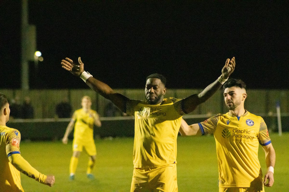 Yate Town FC tweet media