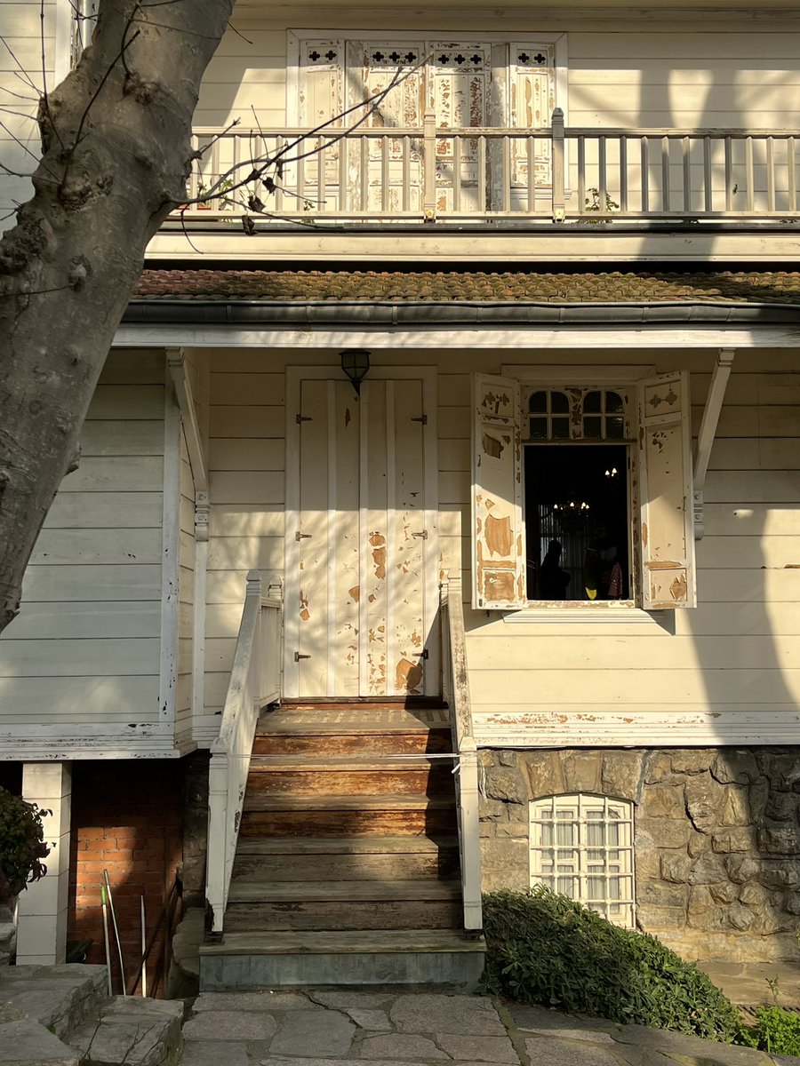 boğaza açılan bir pencere 
aşiyan müzesi