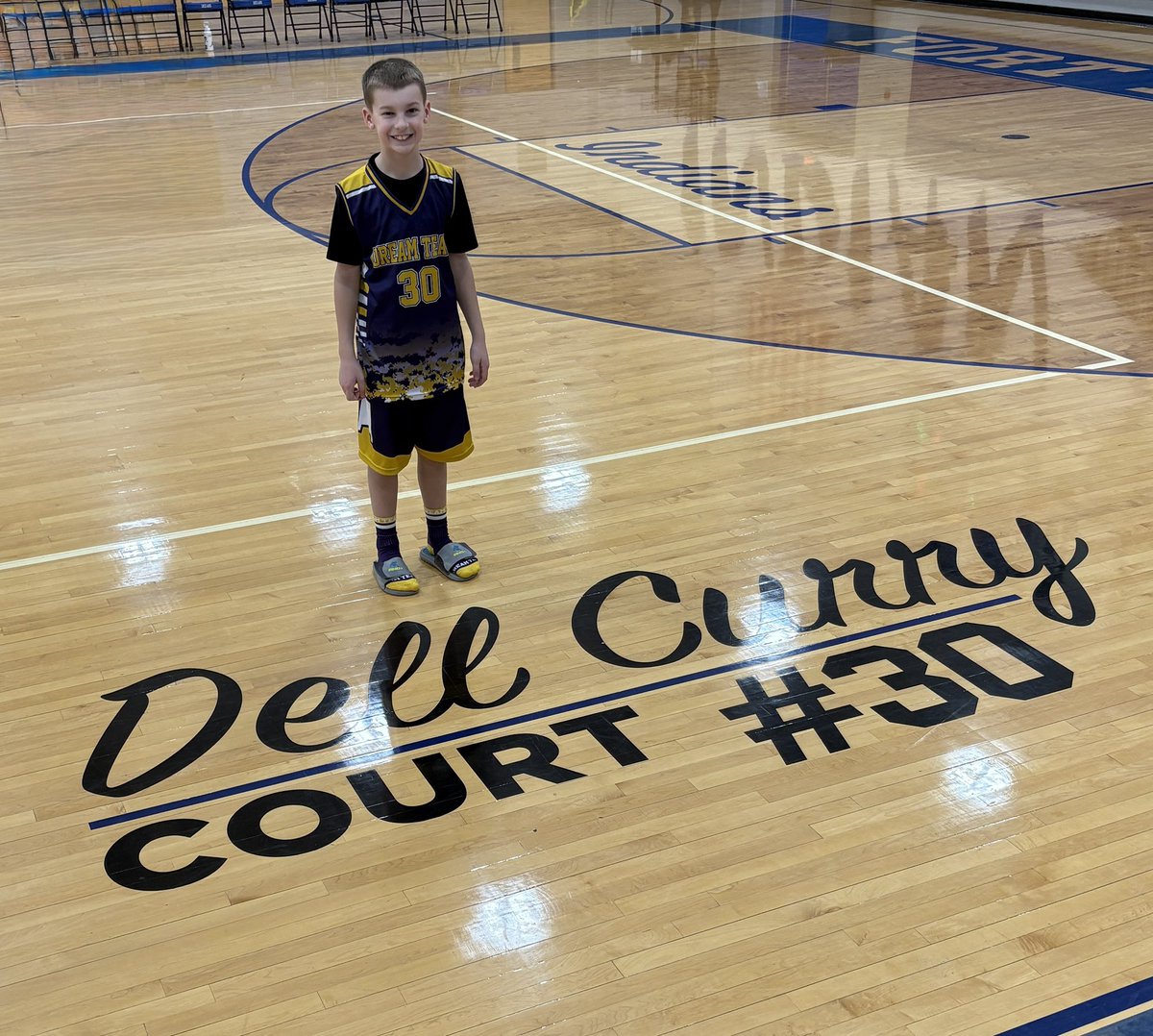 Day Made!  Got to play on the court of his favorite basketball family.  <a href="/StephenCurry30/">Stephen Curry</a> <a href="/realdellcurry/">Dell Curry</a>