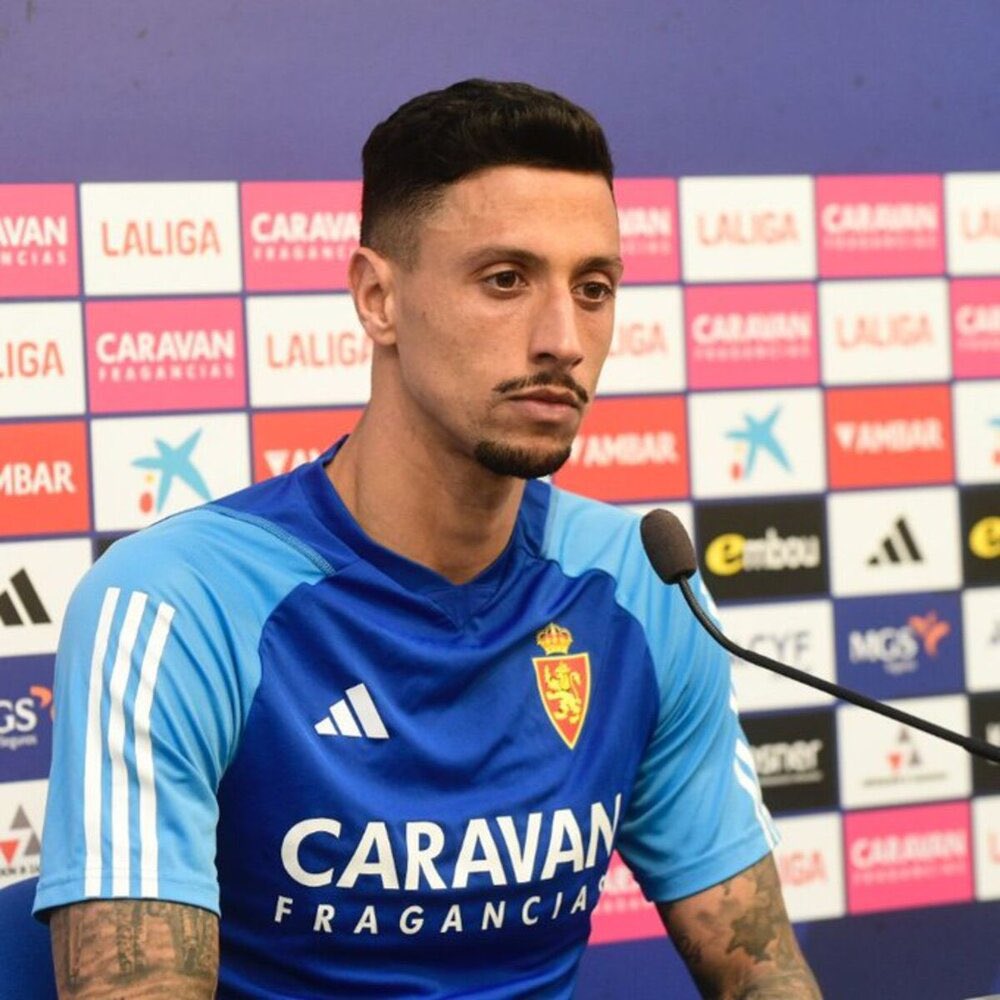 f_marchetti17's tweet photo. 🚨 Bomba: Il Levski Sofia pronto a prendere Maikel Mesa dal Tenerife per 700K€! 🔵🔥 Il trasferimento sarebbe spinto dal suo rapporto con il tecnico Julio Velázquez, nato ai tempi del Zaragoza. Trattative avanzate 👀#Calciomercato #Levski https://t.co/alsRBetoow