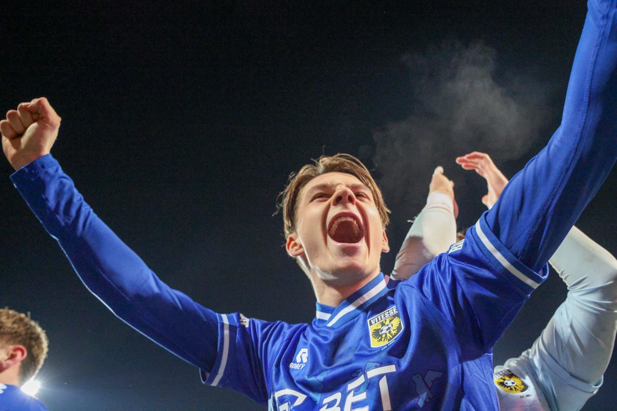 SVVitesse's tweet photo. Wat een overwinning! ๐๐ค
1-3 ๐ฆ
#excvit #Vitesse https://t.co/nPoZufqgdv