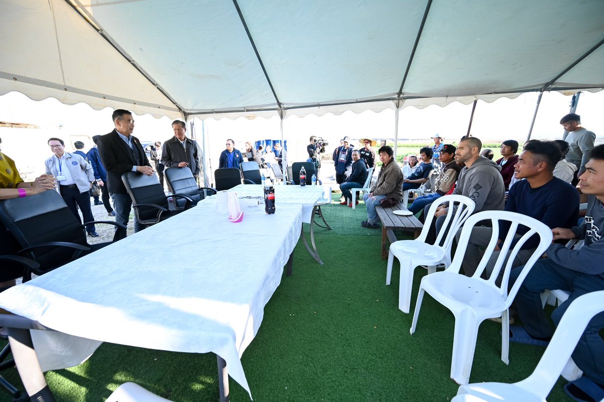 FM <a href="/AmbPoohMaris/">Maris Sangiampongsa</a>, along with VFM <a href="/RussJalichandra/">Russ Jalichandra</a>, Gen. Songwit Noonpackdee, Chief of Defence Forces, and delegation, visited Thai workers at Moshav Bnei Atarot in Tel Aviv (1 Feb 2025).