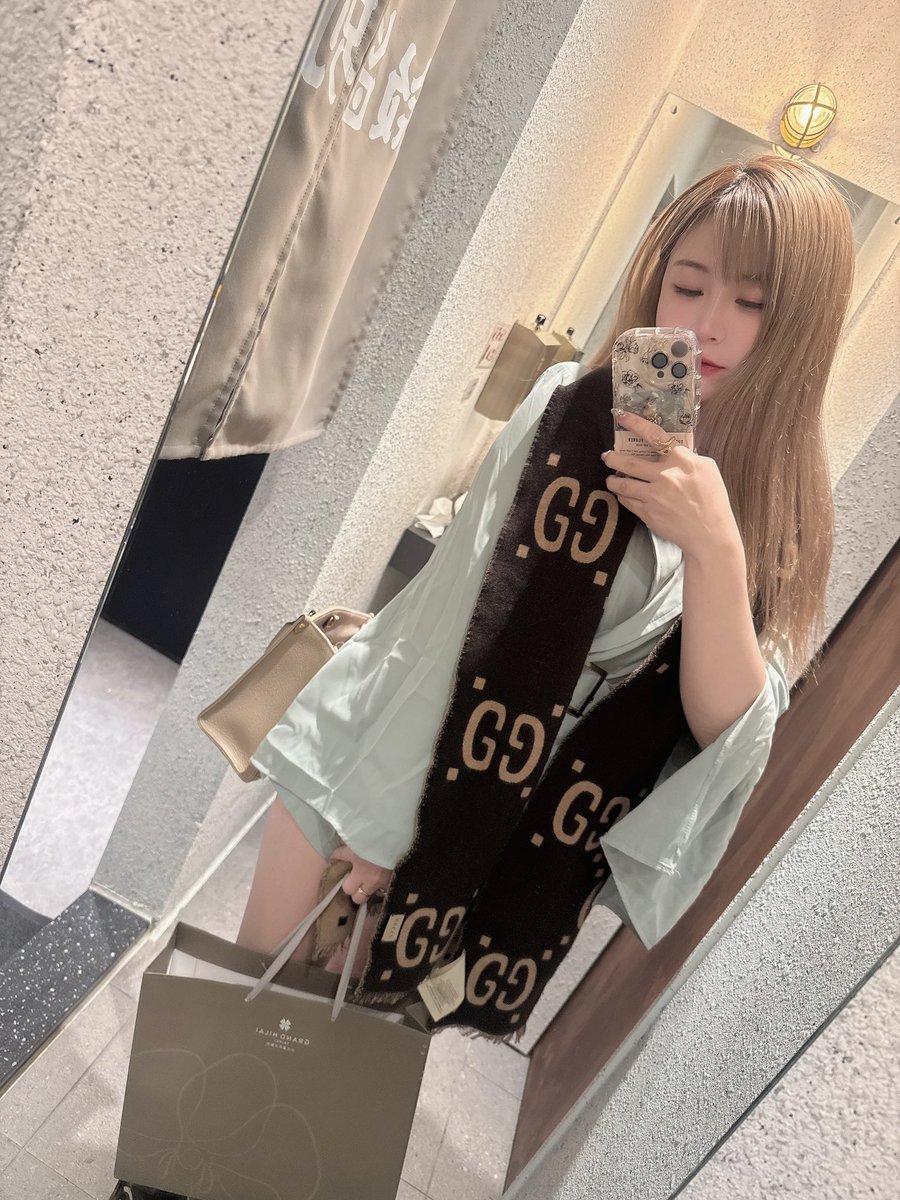 舊的不去 新的不來😛
來做我的寶子
愛居：royi0202 https://t.co/Apf2E48B7V