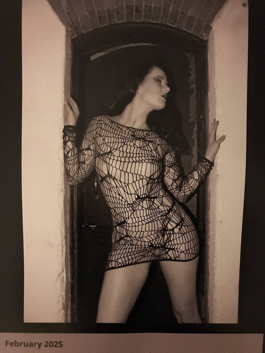 When <a href="/xAraneaex/">Araneae - Book me at FetCon 25!</a> and <a href="/pwa2009/">photoswithattitude</a> collaborate to make magic and I get to enjoy it for the whole month! Stunning new calendar photo! 😍😍😍❤️❤️❤️