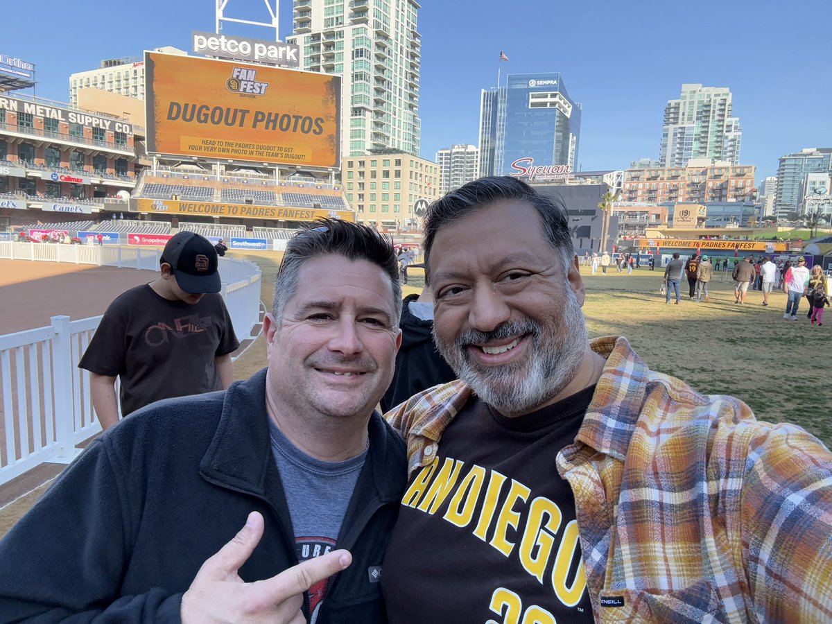 Kubla5000's tweet photo. Padres Fan Fest. #padresfanfest https://t.co/kIc7Ud3JLF