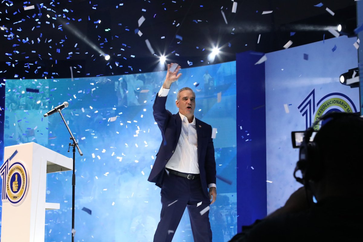 10 años de vida Revolucionaria Moderna, en los que nos mantenemos como un partido firme y comprometido con el país. Agradezco a cada compañero perremeista que me mostró su apoyo y cariño en esta celebración de vida partidaria. #PorUnMañamaCompartido