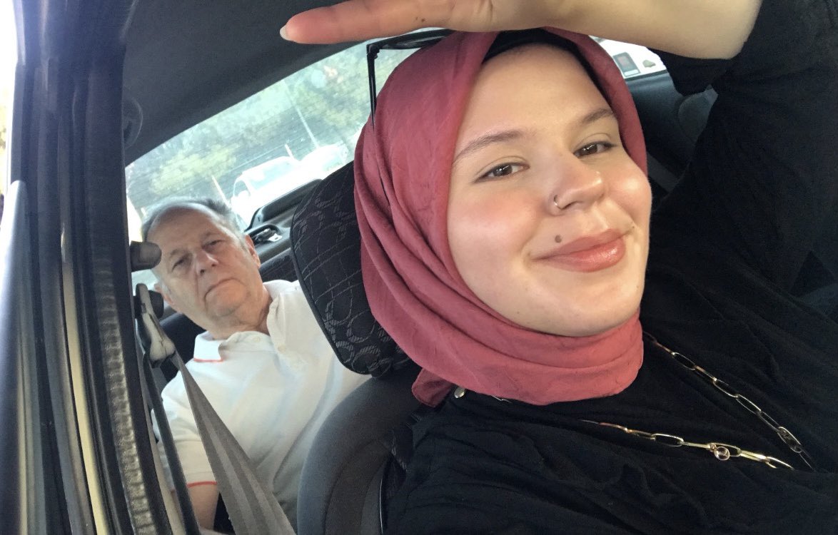 Babamın orada neler yaşadığını düşündükçe ben burada nefes alamıyorum.72 yaşında alzheimer hastası bir insan,üstelik düşüp belini sakatlamıs.Yani benim sesimi lütfen duyun artık! sn: <a href="/ADLITIPKURUMU/">Adli Tıp Kurumu</a>  sn:<a href="/adalet_bakanlik/">T.C. Adalet Bakanlığı</a> Kendi ihtiyaçlarını tek başına gideremeyen babamı bana verin!