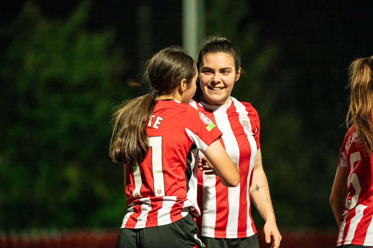 AthleticClubFem's tweet photo. 🔚 𝗙𝗜𝗡𝗔𝗟 𝗜 𝗔𝗠𝗔𝗜𝗘𝗥𝗔

Victoria del #AthleticClubFemB en la decimoctava jornada de la Segunda Federación, donde se coloca líder. Gure harrobiko taldeak hiru puntuak lortu ditu Lezaman!

👏 Zorionak, neskak!

3-0 I #AthleticBSporting #AthleticLezama 🦁 https://t.co/dKZTQ8zP6R