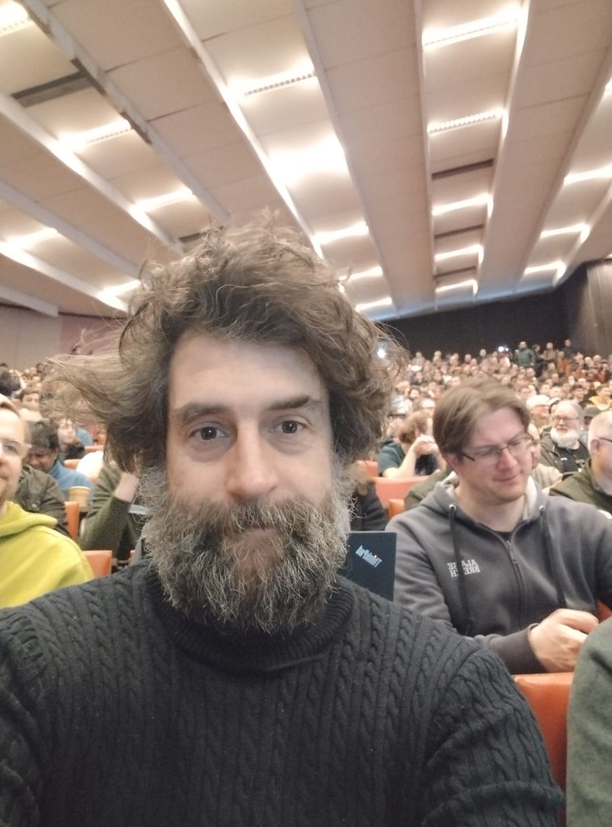 SvenFranck's tweet photo. A great day at @fosdem albeit an early bus ride 😴
Gotta have a stand next time with @nexedi and @Rapid_Space to demo our telco and cloud #FLOSS and #openhardware 😊 And of course met up with the @VoltEuropa #DigiCom group starting to be present, too 💪💜 https://t.co/r55AVun1jY