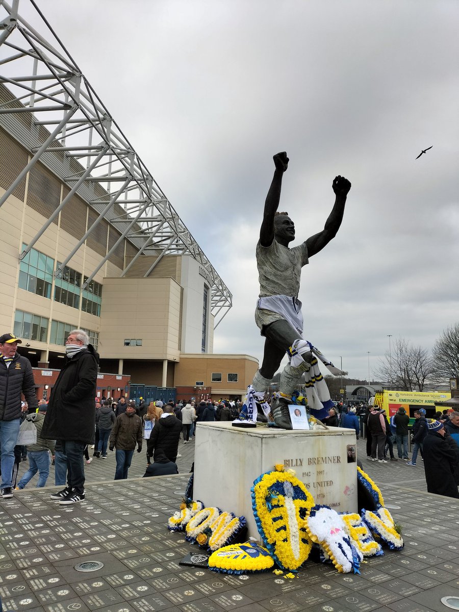 JournalGraham's tweet image. Great day to be at Elland Road ...#lufc #MOT