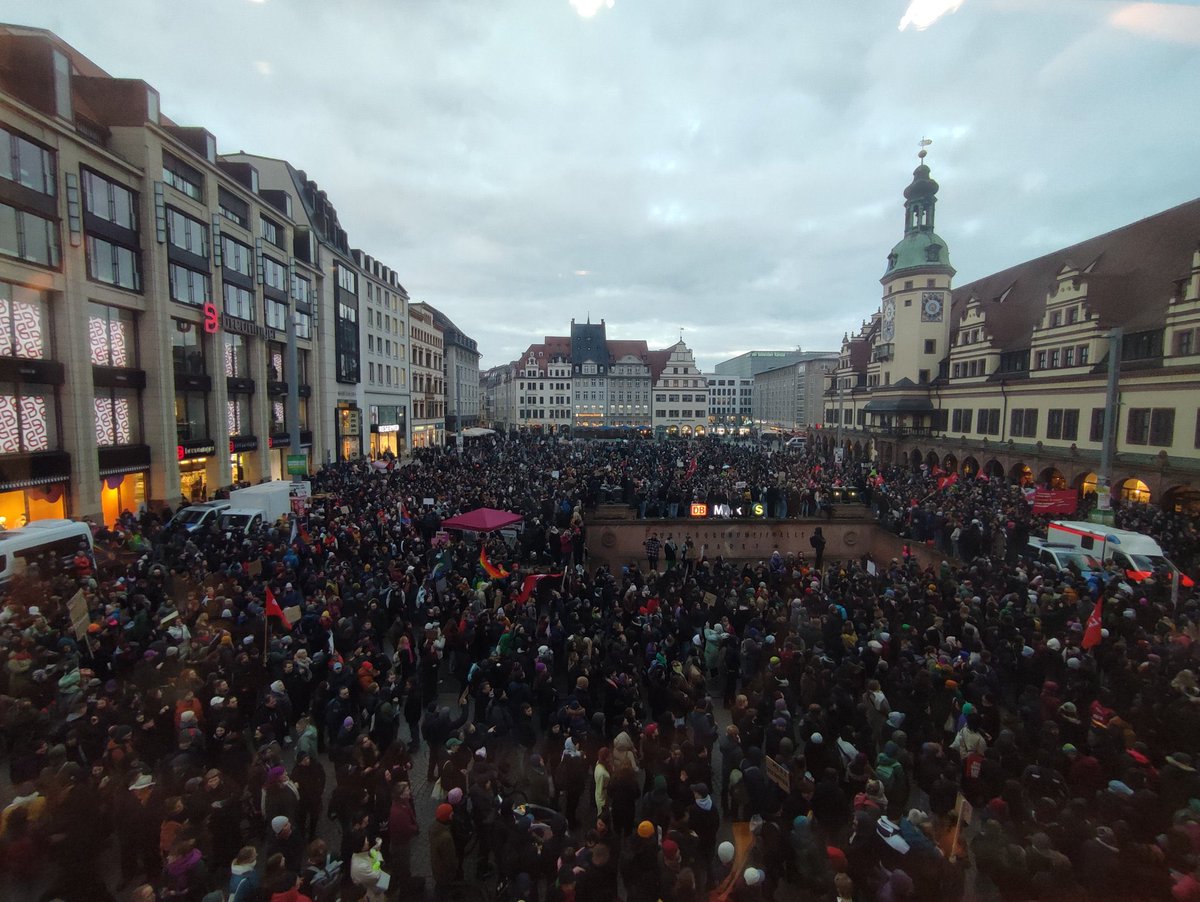 Zentrum für Politische Schönheit tweet media