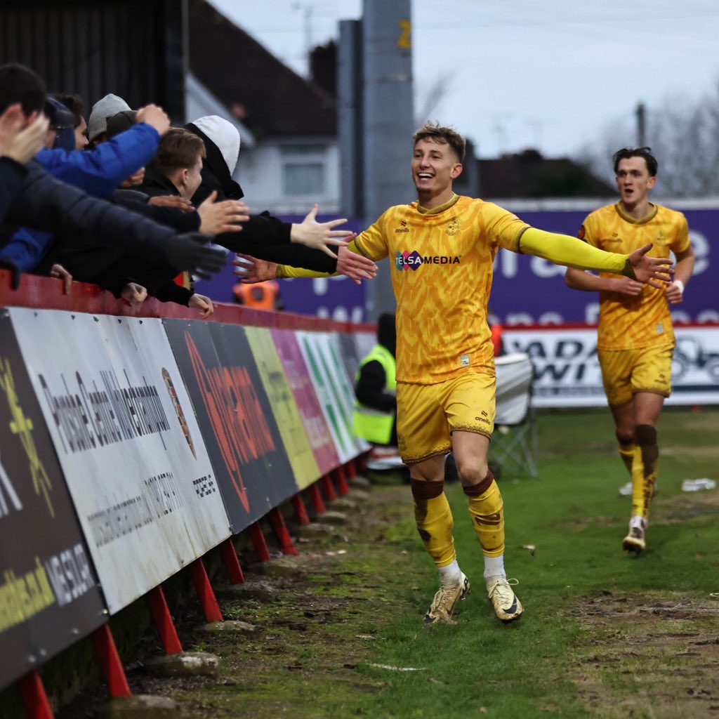 Death ⚰️
Taxes 💰
Will Davies 👝

#AmberArmy | #SuttonUnited | #ForeverAmber 💛