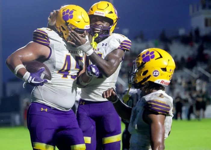 LAFBReport's tweet photo. .@EdnaKarrHS uniform appreciation post. 

#BootSwag 🔥 🦅 https://t.co/3iu41ZKQi2