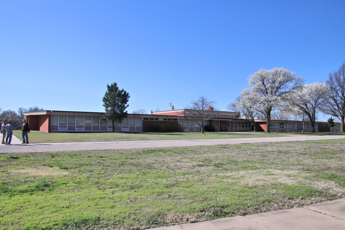 kansashistory's tweet photo. The Price elementary school in Sedgwick County is being nominated under Criteria A and C for Education and Architecture using the Historic Public Schools of Kansas MDPF. #Kansashistory #architecture #education #Modernmovement https://t.co/qO177MSqeJ