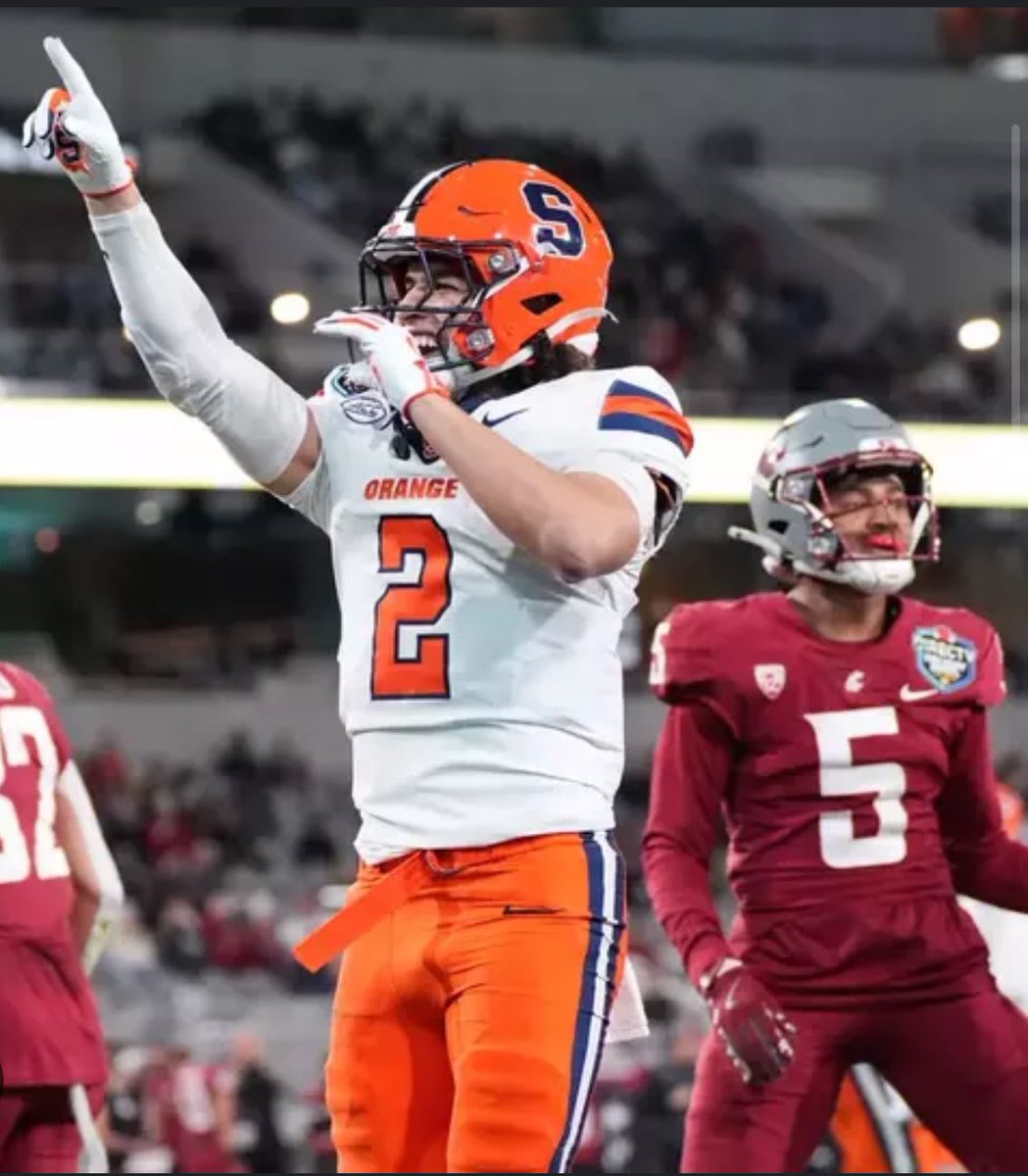 MKCevilleRogers's tweet photo. Wow! Blessed and honored to receive my first division 1 offer from the university of Syracuse! #agtg🙏🏾 @Coach_2CAP @FranBrownCuse @youareathlete @PrepRedzoneNext @TheUCReport @rnrsportsmedia https://t.co/BlHTBmx5j6