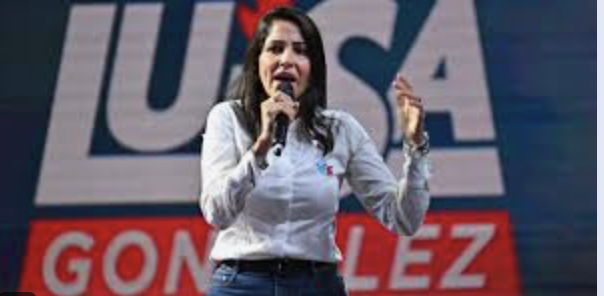JorgeGestoso's tweet photo. Luisa González favorita una vez más con el 44% frente al 38% de Noboa a ganar las Elecciones Presidenciales de Ecuador 🇪🇨 y podría hacerlo en primera vuelta revela una nueva encuesta cuando faltan 7 días para los Comicios del 9 de febrero. Fuente: Politiks Studio https://t.co/BW0lrFcu2a
