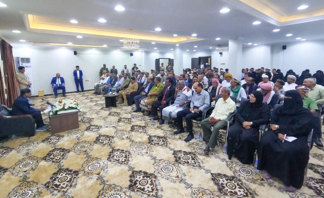 #حضرموت |
اللواء البحسني يلتقي هيئات المجلس الانتقالي بحضرموت لمناقشة جهود مكافحة الفساد ويدعو هيئات الانتقالي للإبلاغ عن الأنشطة المشبوهة لتعزيز النزاهة.

- البحسني: حريصون على أن يكون المجلس الانتقالي الجنوبي خير حامل سياسي لقضية شعب الجنوب.