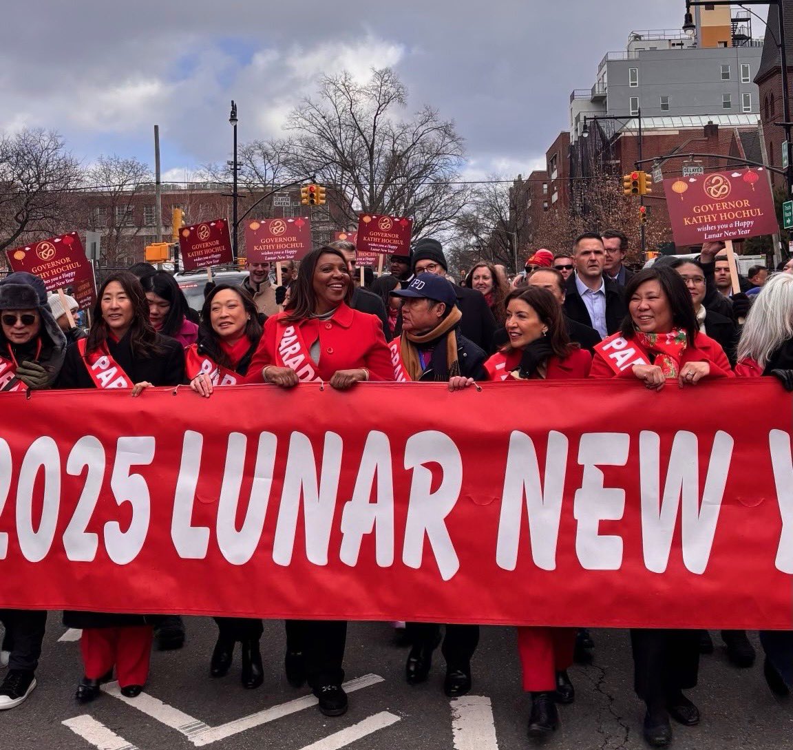 NewYorkStateAG's tweet photo. It was great to be in Flushing today to celebrate the Lunar New Year and all of the beautiful traditions of our AAPI communities.
 
Happy Year of the Snake, New York! https://t.co/q3jrzjUXMF