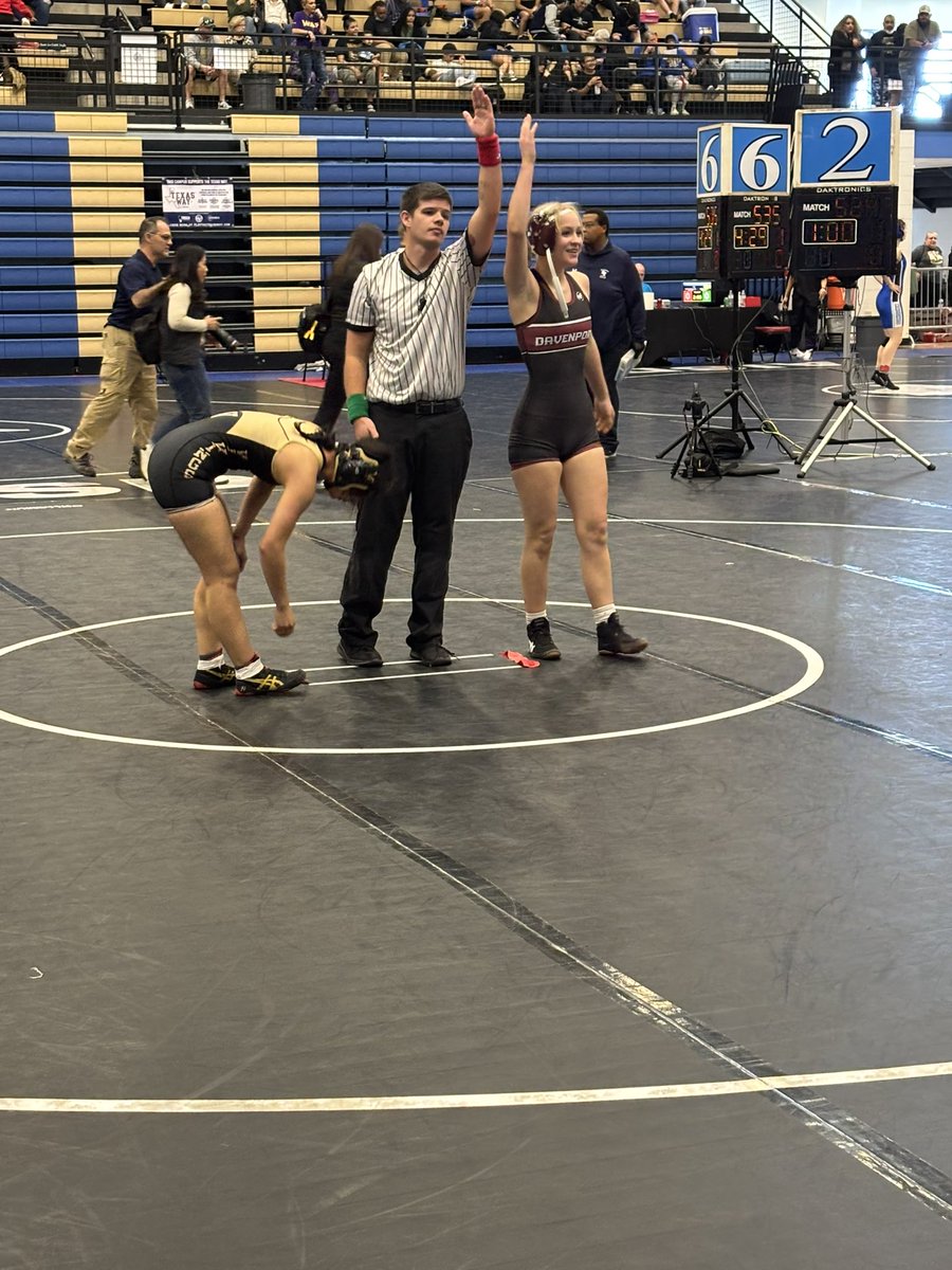Hailey Bonney with the Pin! On to the Championship Match! Oh and she is a DHS Cheerleader! 😳💪 🐺#BTP #ThisIsDavenport <a href="/dhs_wolvescheer/">Davenport HS Cheer & Mascot</a>