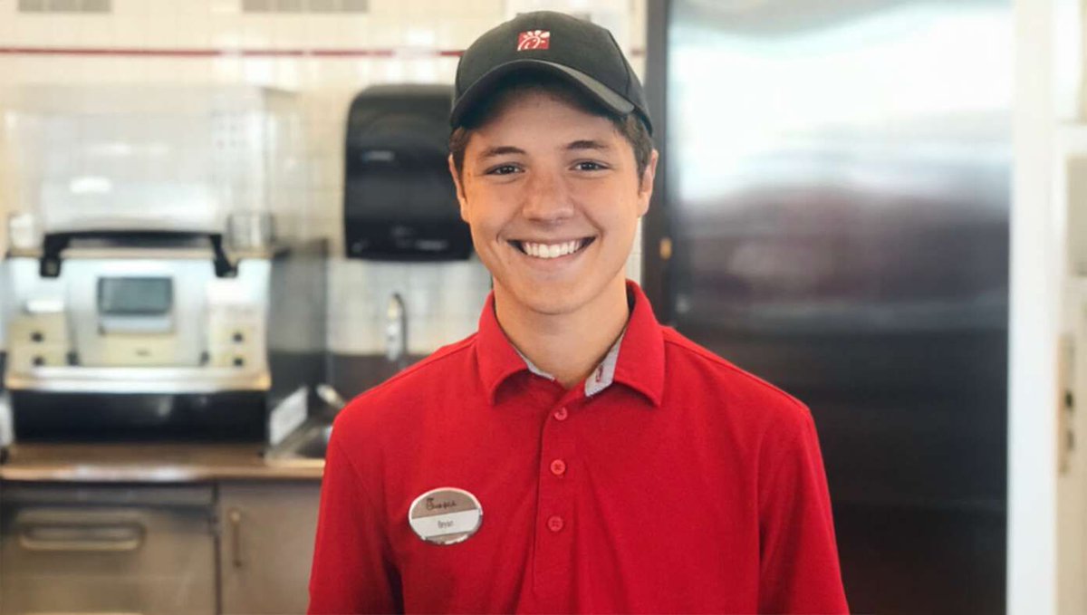 TheBabylonBee's tweet photo. Entire Federal Workforce Replaced By One 16-Year-Old Chick-Fil-A Employee https://t.co/V1GDHKnI1p https://t.co/doLL2QqR0c
