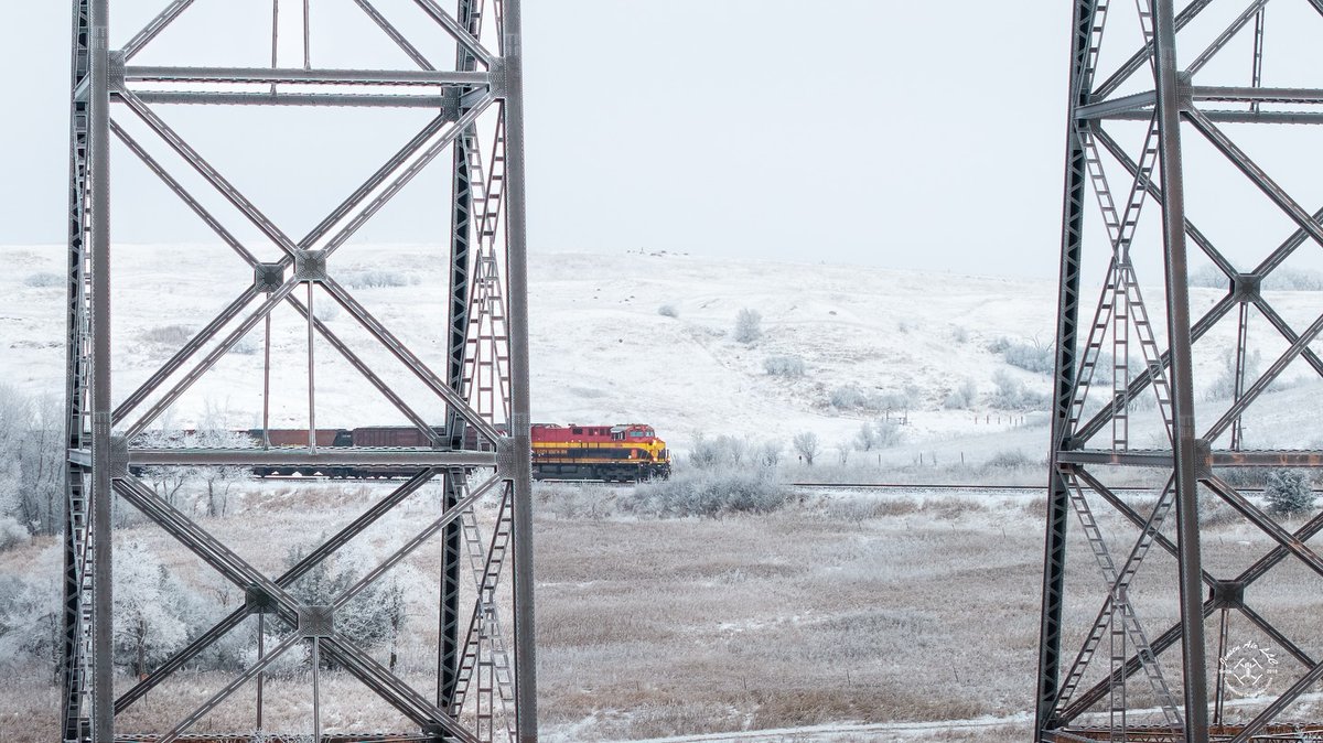NorthDakota's tweet photo. Exactly why we love the City of Bridges in winter. 
📍: Valley City, North Dakota
📸: Jensen Air, LLC https://t.co/HqcCsCtzb6