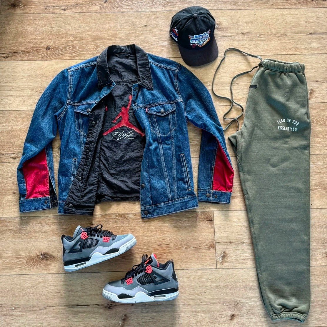 iAmTMCII's tweet photo. What y’all rocking today
@outfitgrid #outfitgrid
🧢#VintageBulksCap
👕#VintageJordanTee
🧥#LevisJacket
👖#FOGessentialsSweats
👟#Jordan4Infrared https://t.co/OyQBI68t31
