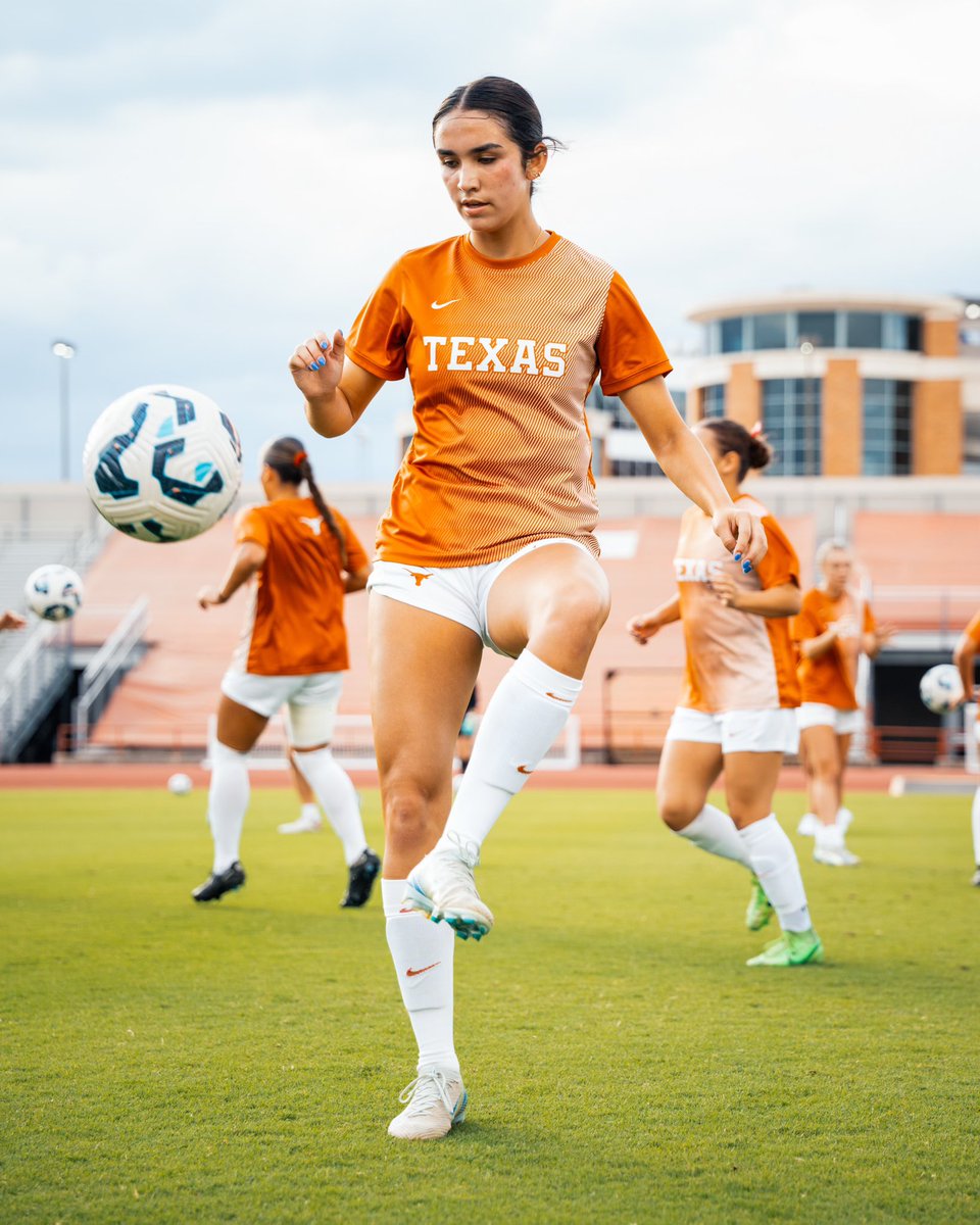 Happy Birthday, <a href="/Blolafoley/">Lola B Foley ⚽️ 🤘🏽🧡</a> 🤘

#HookEm | #RunWithTexas