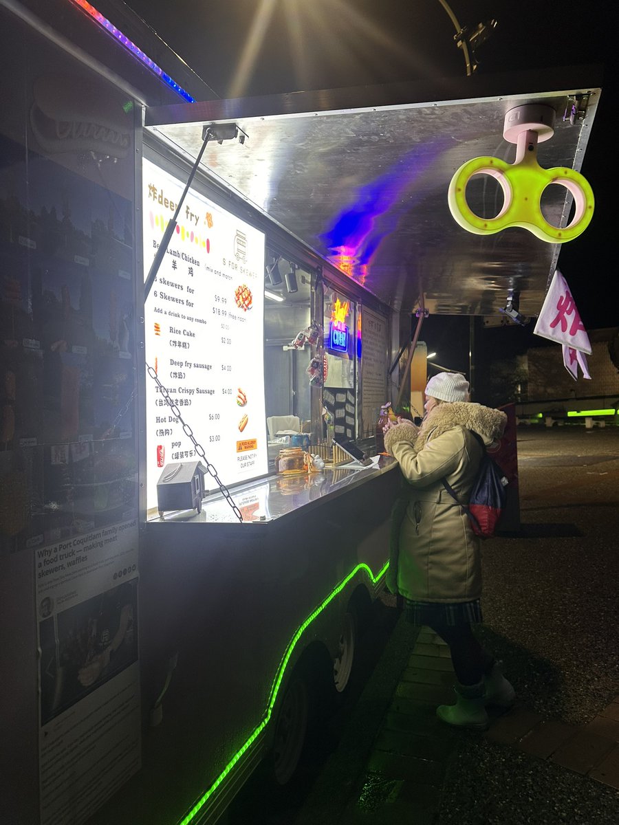 Under the planetarium dome last nite <a href="/SpaceCentreYVR/">HR MacMillan Space Centre</a> families gathered to marvel the #honhsingathletic club dance against a backdrop of digital fireworks! ✨🌙 Nice to see the space activated &amp; utilized, learning about the skies &amp; their deep-rooted traditions through the