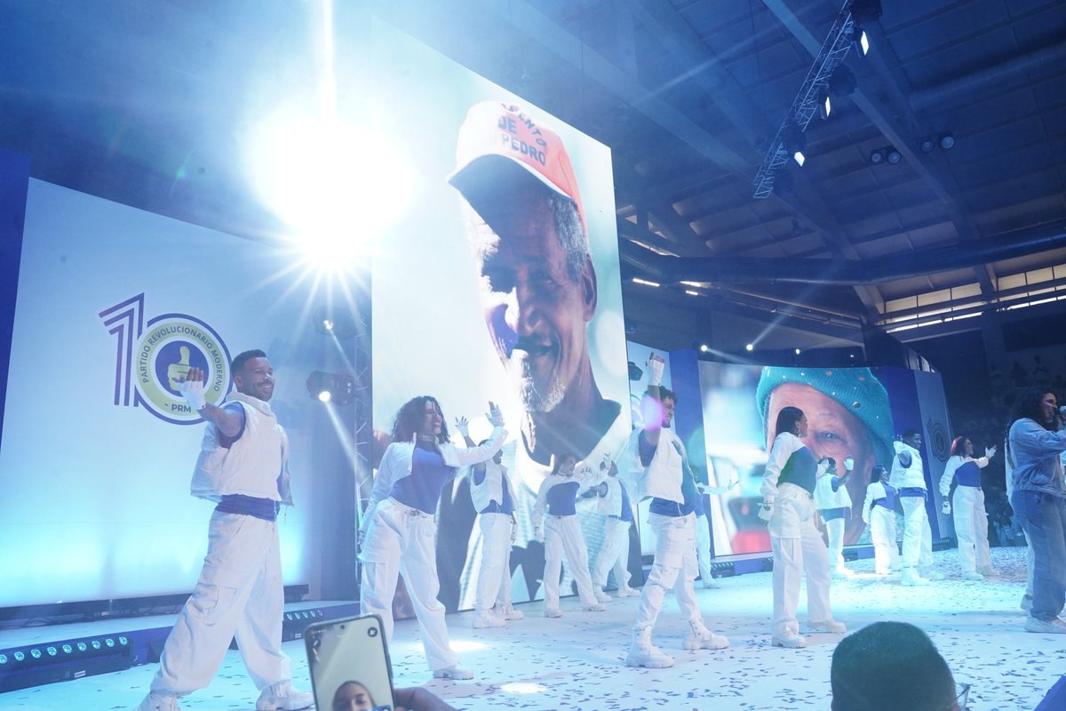 Como miembro de la dirección ejecutiva del <a href="/PRM_Oficial/">PRM</a>, me siento sumamente orgulloso de celebrar los 10 años de nuestro partido, destacando los logros del gobierno del Cambio.🇩🇴

#PorUnMañanaCompartido
#PRM10Años