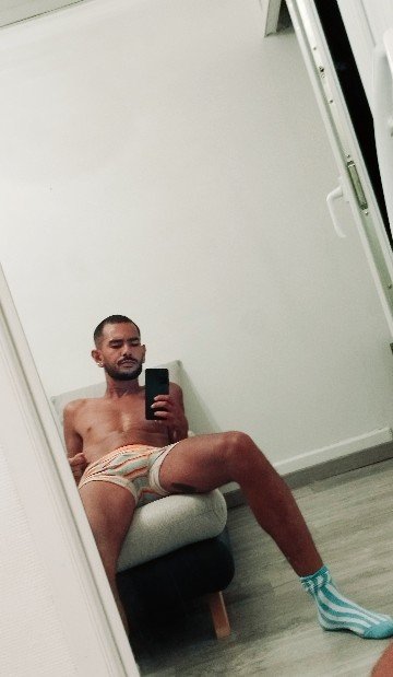 marvin_vey's tweet photo. Bon samedi . 😜 https://t.co/9fJBVgavcm