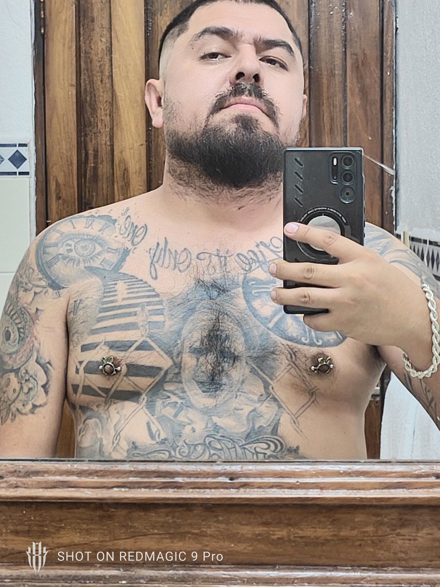 SMPOSE452's tweet photo. 🤟🏻🐷🤟🏻
  Sup https://t.co/r5luHzfft4