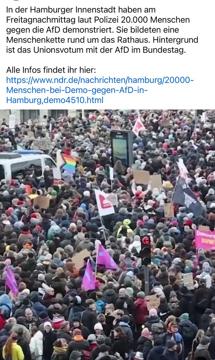 Andreaswieso's tweet image. Millionen Hamburger gehen nicht zur anti Demokratie Demo! Nur 20000 auf linker Antifa Demo! Ist das das Ende für die volksfeindlichen Bestrebungen in der Hansestadt? AFD sieht sich auch hier im Aufwind. „Noch ist die Demokratie nicht verloren!“
#ihrberichtetfalsch #falschmeldung