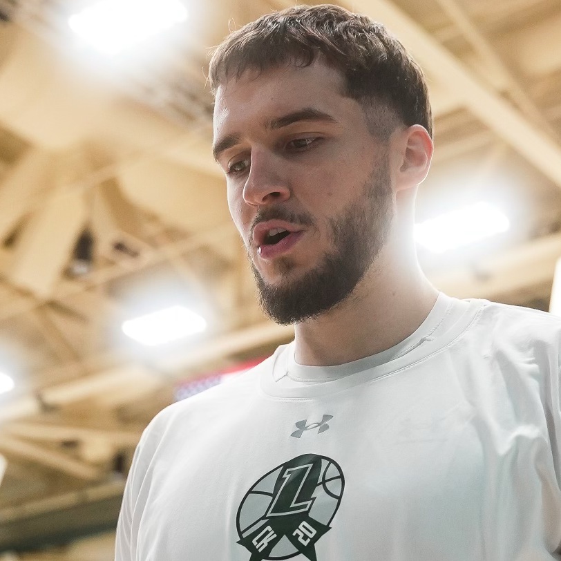 Loyola Men's Basketball tweet media