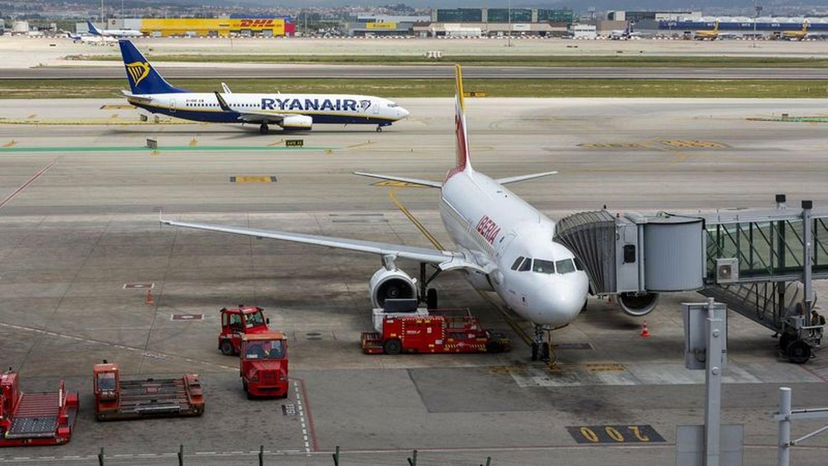 Barcelona Airport News tweet media