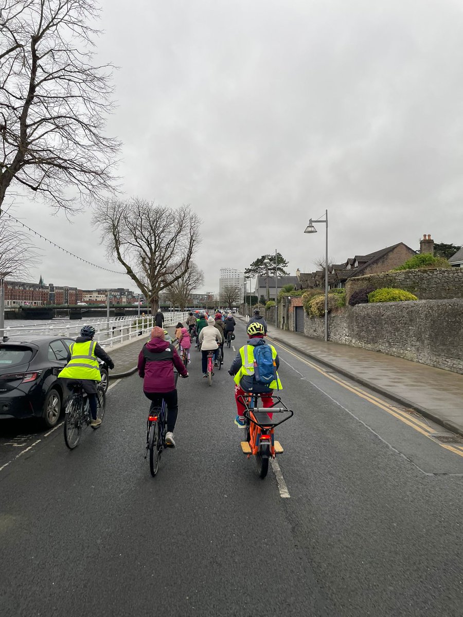 @Limerickecargobike (@lmkecargobike) on Twitter photo Lovely afternoon cycle through the city for Brigid's day organised by <a href="/LimerickCycling/">Limerick Cycling</a>.. Great turnout, and great appreciation shown by pedestrians cheering on route.. #betterbybike <a href="/cyclistie/">Irish Cycling Campaign</a> #limerick <a href="/PedestrianLK/">Limerick Pedestrian Network</a> <a href="/LimerickCouncil/">Limerick Council - Comhairle Luimnigh</a> <a href="/Limerick_ie/">Limerick.ie</a> Lovely afternoon cycle through the city for Brigid's day organised by <a href="/LimerickCycling/">Limerick Cycling</a>.. Great turnout, and great appreciation shown by pedestrians cheering on route.. #betterbybike <a href="/cyclistie/">Irish Cycling Campaign</a> #limerick <a href="/PedestrianLK/">Limerick Pedestrian Network</a> <a href="/LimerickCouncil/">Limerick Council - Comhairle Luimnigh</a> <a href="/Limerick_ie/">Limerick.ie</a>