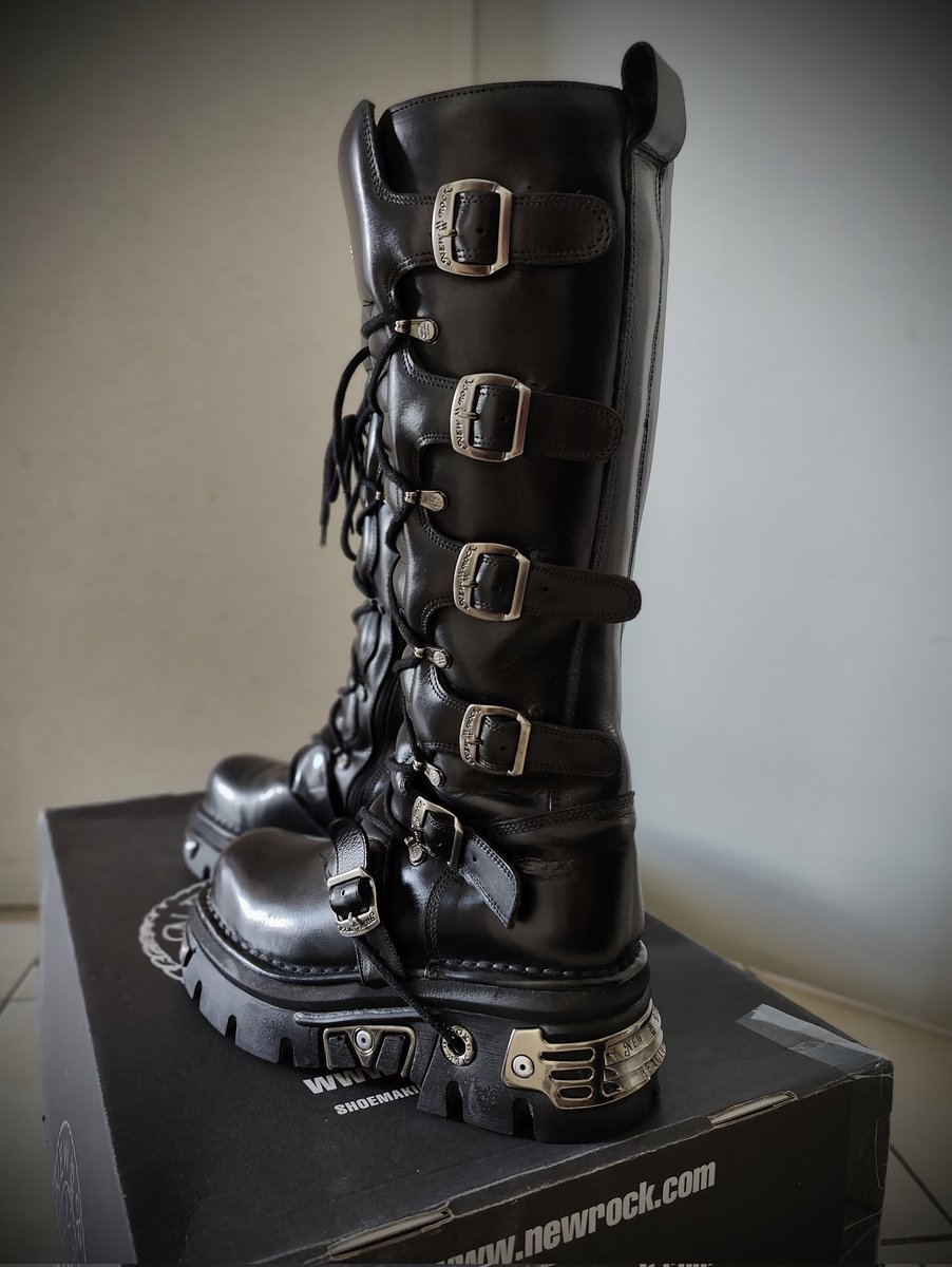 ALANDZUL's tweet photo. 🖤🖤🖤
NEW ROCK BOOTS / HIGH BOOT BLACK REACTOR M-272-S1
#newrock #newrockboots #newrockstar #newrockstyle #bootd #rockboots #highboots #leatherboots #blackleather #leatherfetishboots #gearporn @newrock #dzulcollection #myboots #reactorboots #plataformboots #plataforms https://t.co/dhq2Bfd0iF