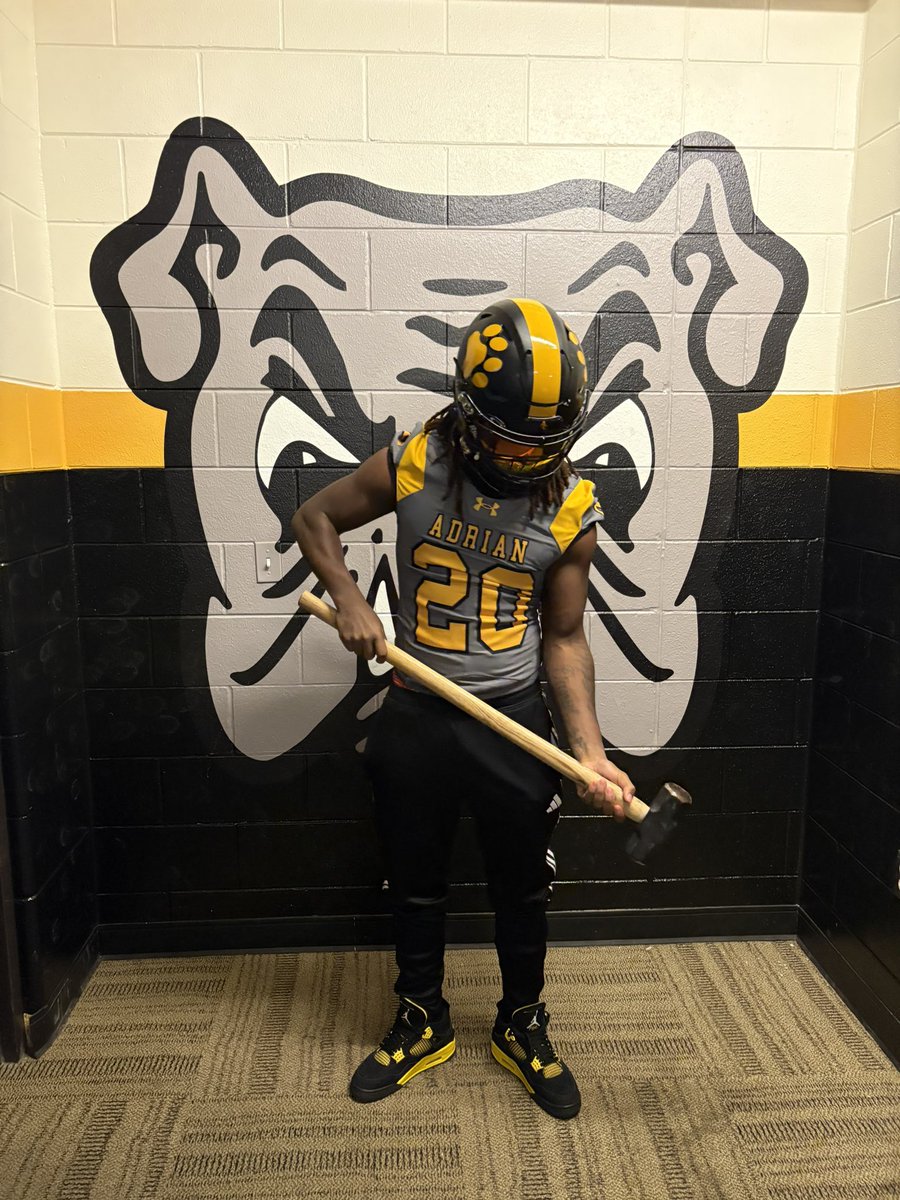 ShawnCannon015's tweet photo. Had an amazing visit today And Bless to receive an offer from @AdrianCollegeFB thankful for this opportunity and what a great day today 🙌🏾🙌🏾 
#AGTG https://t.co/TAkFIEnLLB