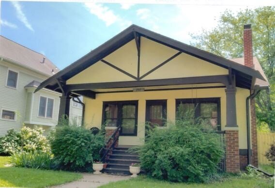 kansashistory's tweet photo. The Gardner House is located in Shawnee County, and it being nominated under Criteria C for architecture as a craftsman/bungalow style property. #kansashistory #architecture #craftsman #bungalow #shawneecounty https://t.co/OiujlqgNWc