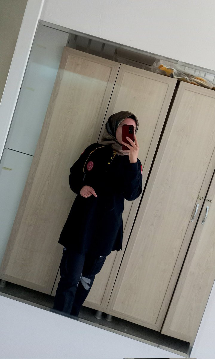 En değerli giysi formadır. Çünkü bedel olarak bir gençlik feda edilir.